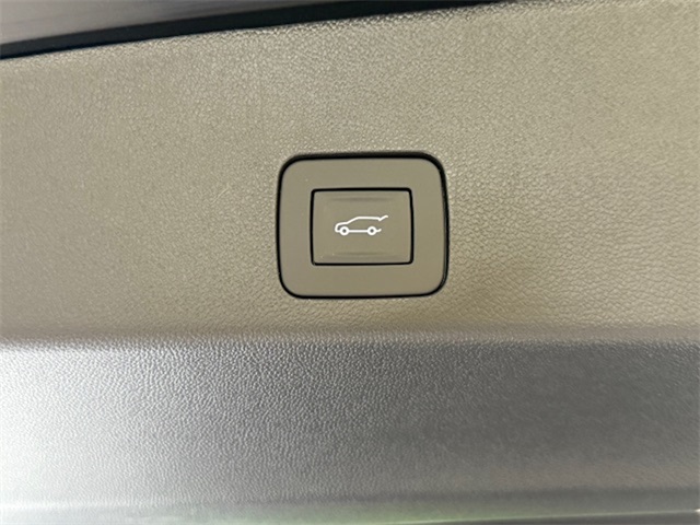 Vehicle image 27 of 37