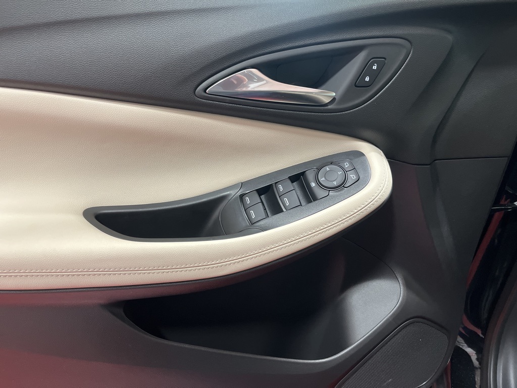 Vehicle image 15 of 31