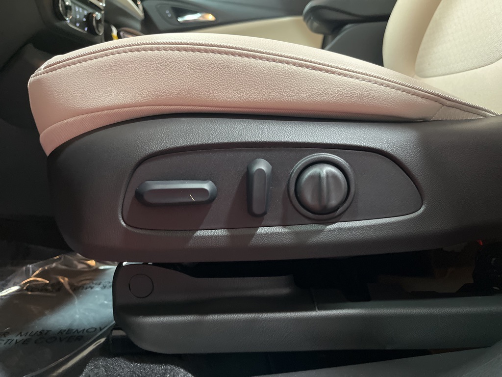 Vehicle image 18 of 31