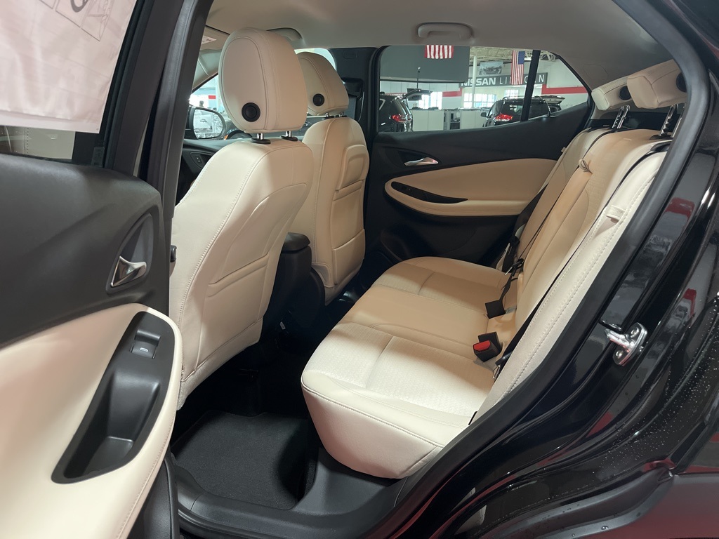 Vehicle image 11 of 31