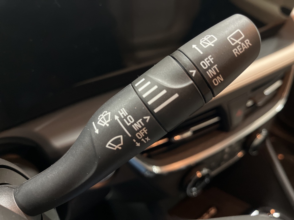 Vehicle image 23 of 31