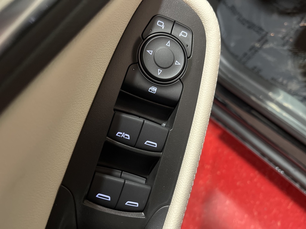 Vehicle image 17 of 31