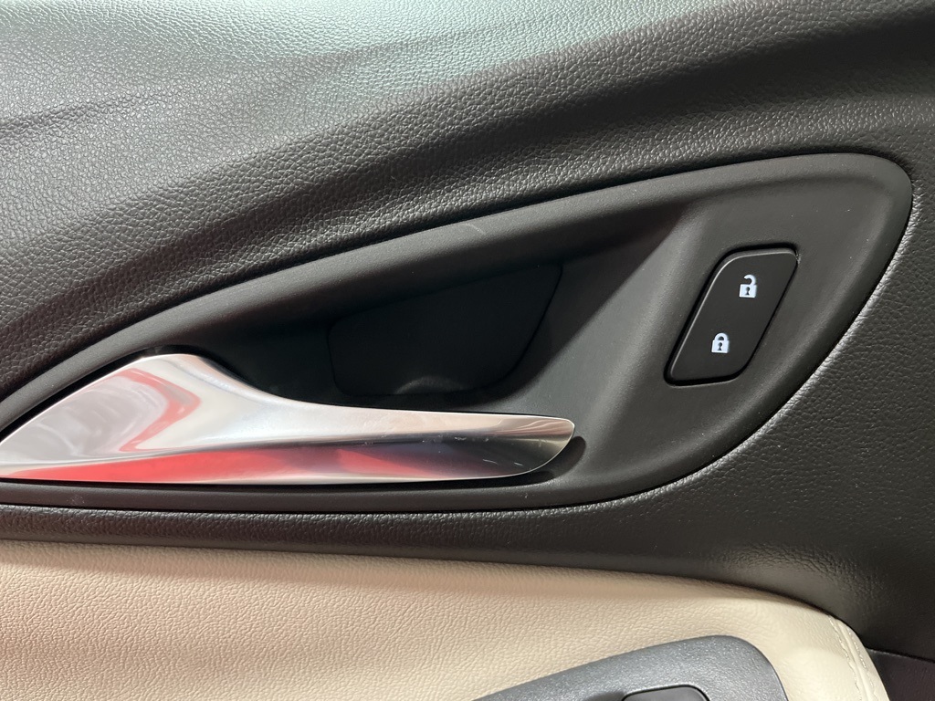 Vehicle image 16 of 31