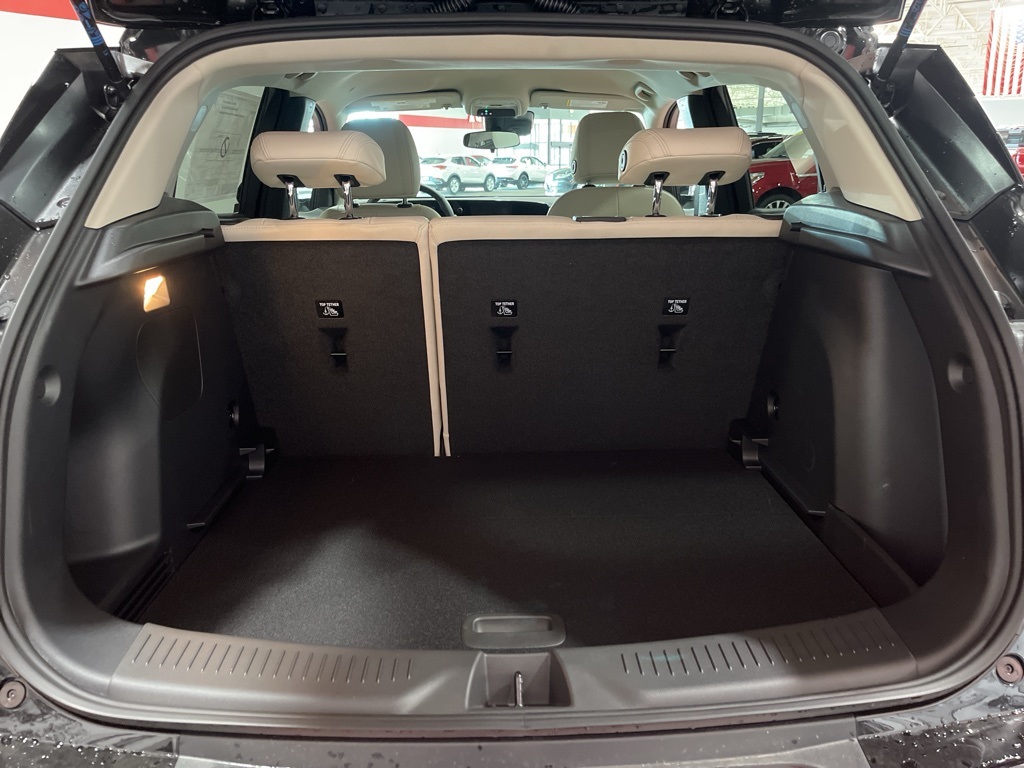 Vehicle image 13 of 31