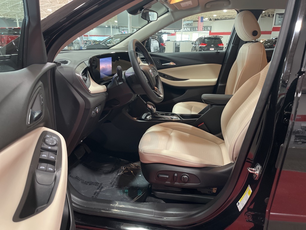 Vehicle image 10 of 31
