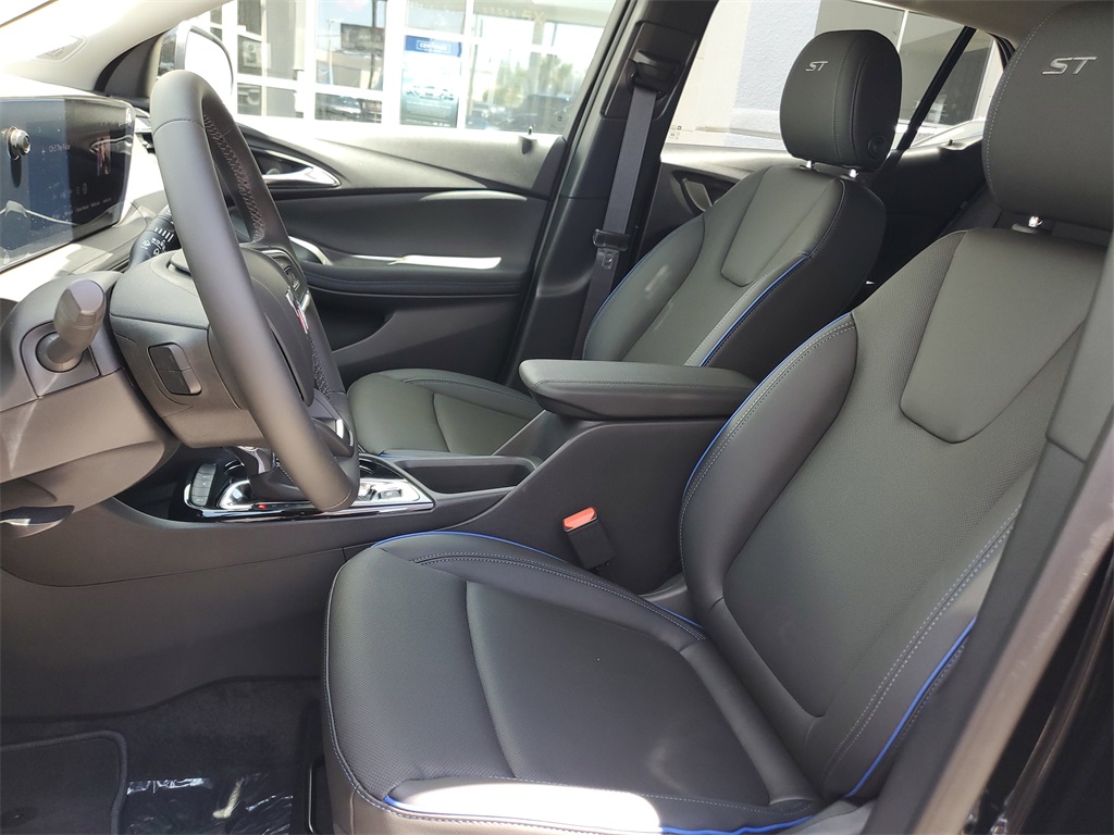 Vehicle image 9 of 16