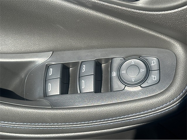Vehicle image 30 of 35