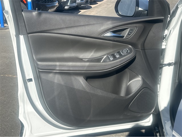 Vehicle image 14 of 35