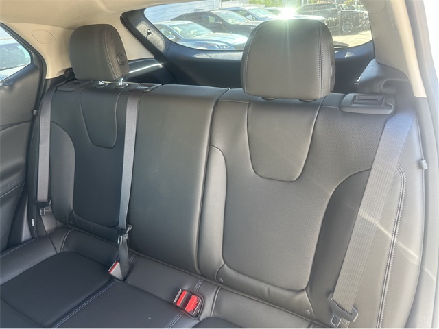 Vehicle image 9 of 35