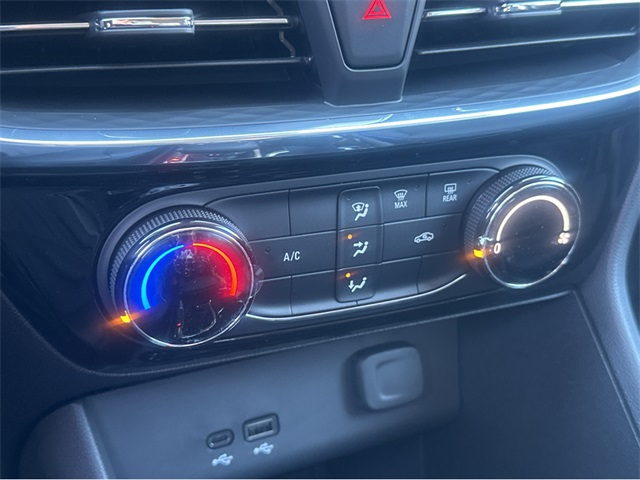 Vehicle image 25 of 35