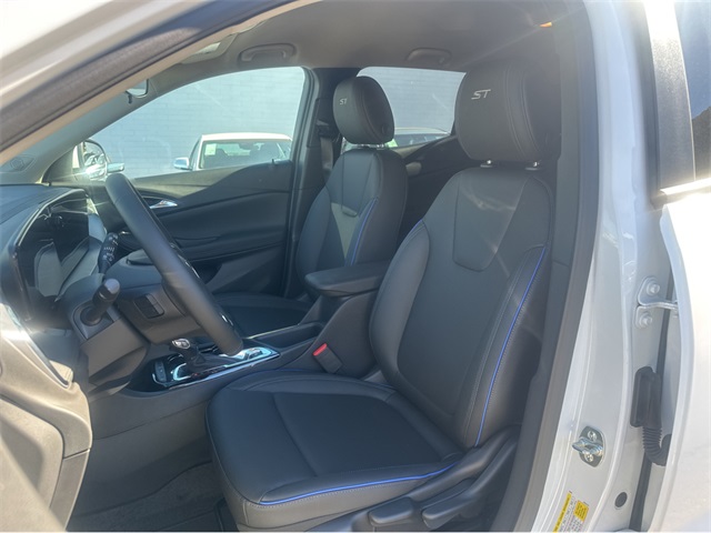Vehicle image 8 of 35