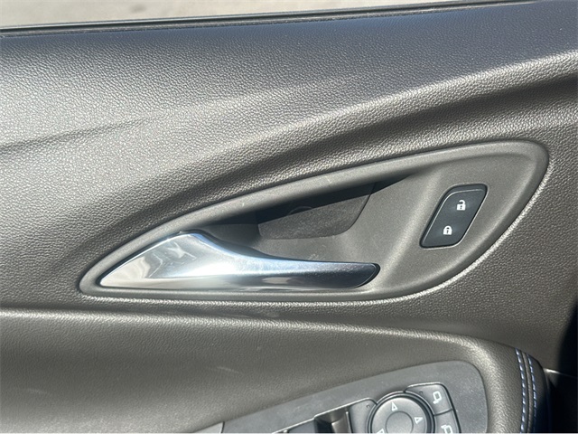 Vehicle image 29 of 35