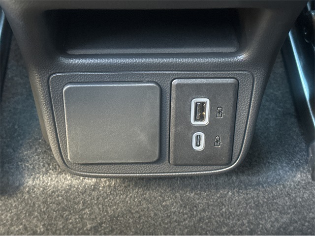 Vehicle image 15 of 35