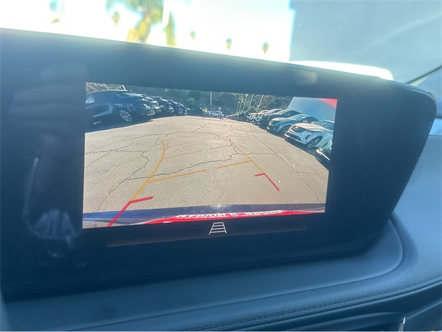 Vehicle image 23 of 35