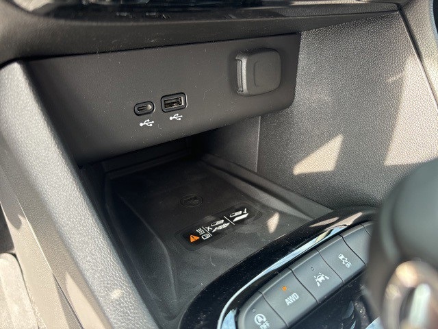 Vehicle image 20 of 23