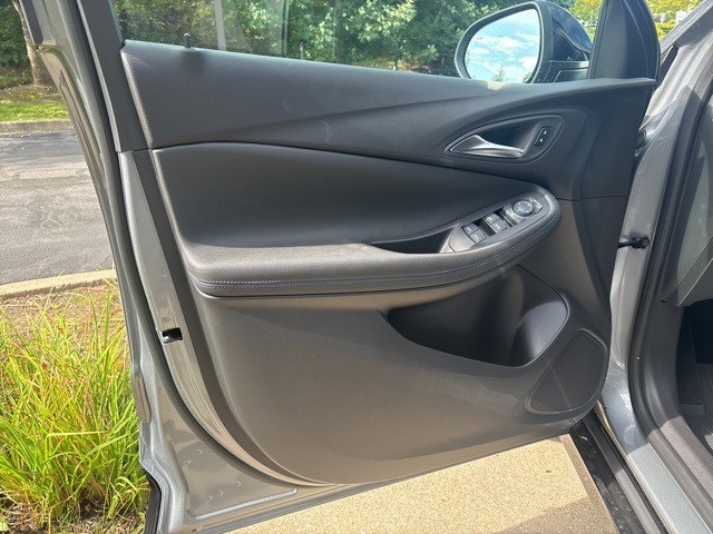 Vehicle image 22 of 23