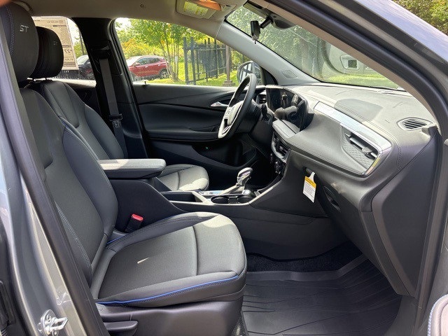 Vehicle image 14 of 23