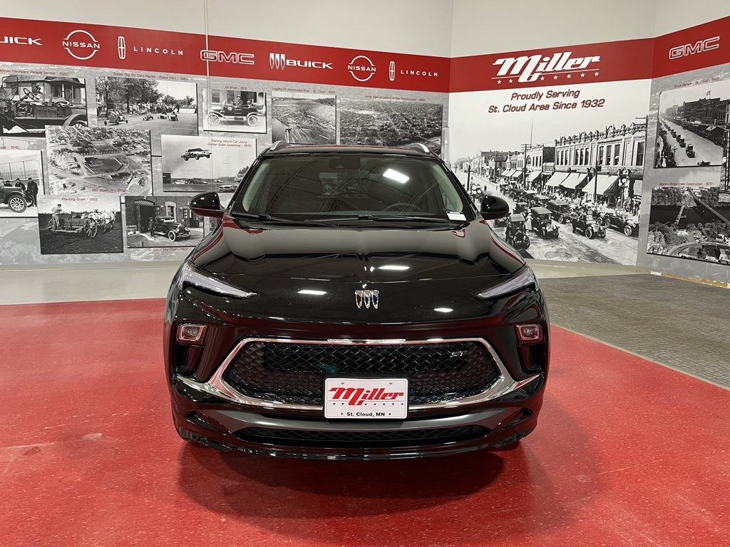 Vehicle image 4 of 34