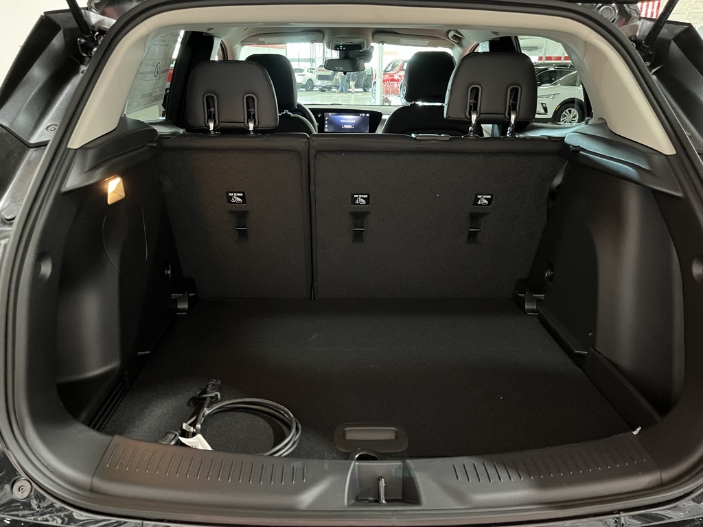 Vehicle image 15 of 34