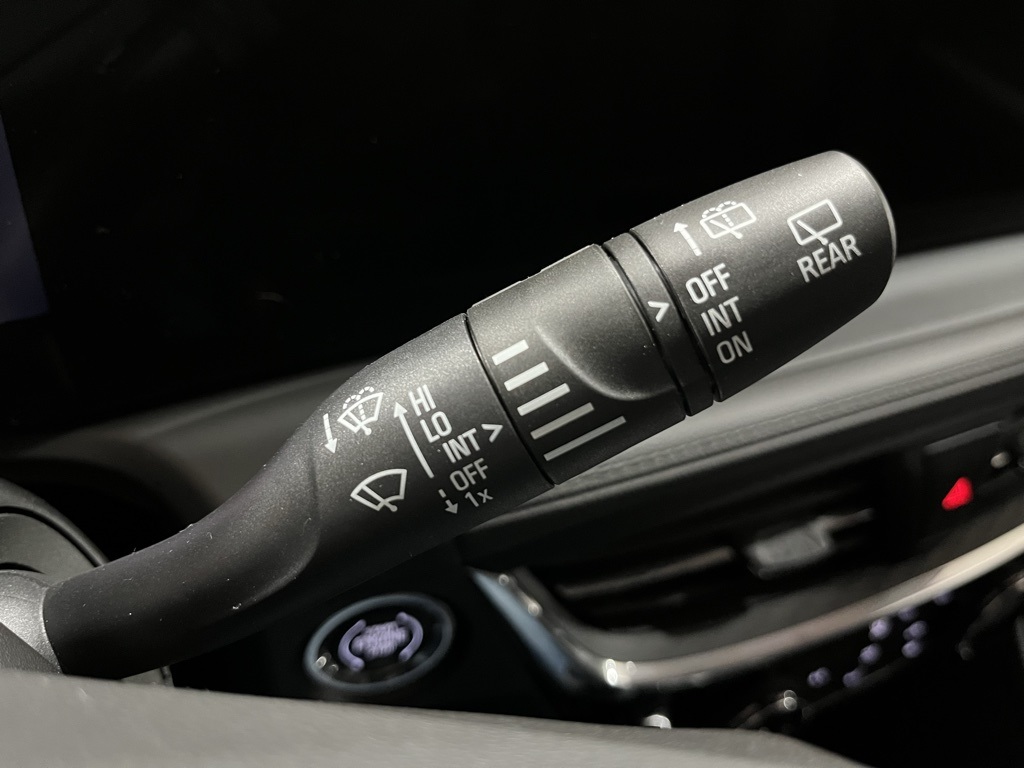 Vehicle image 25 of 34