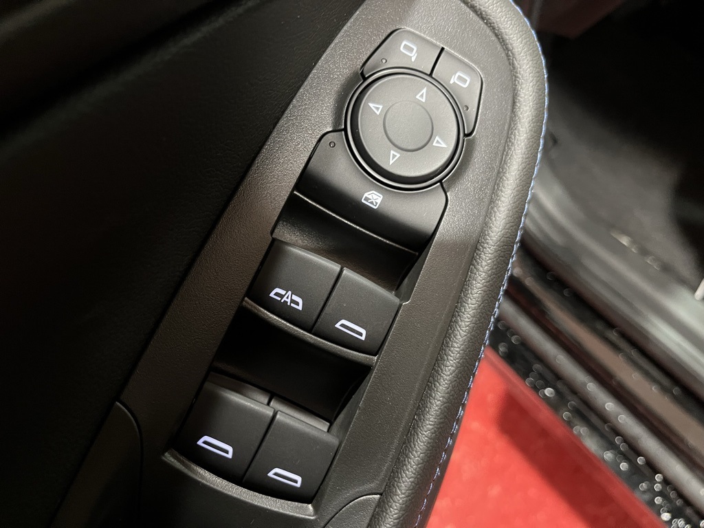 Vehicle image 19 of 34
