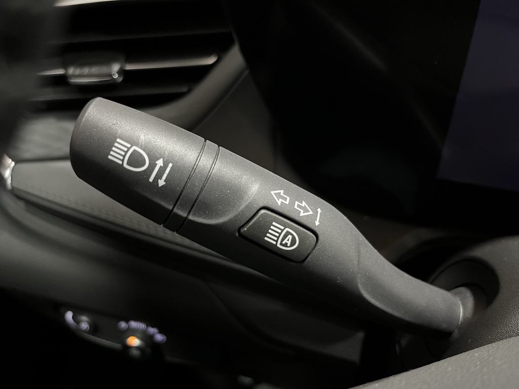 Vehicle image 24 of 34