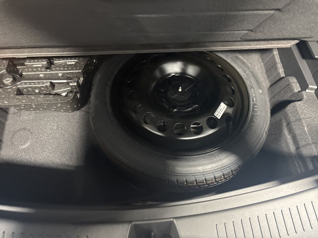 Vehicle image 36 of 46