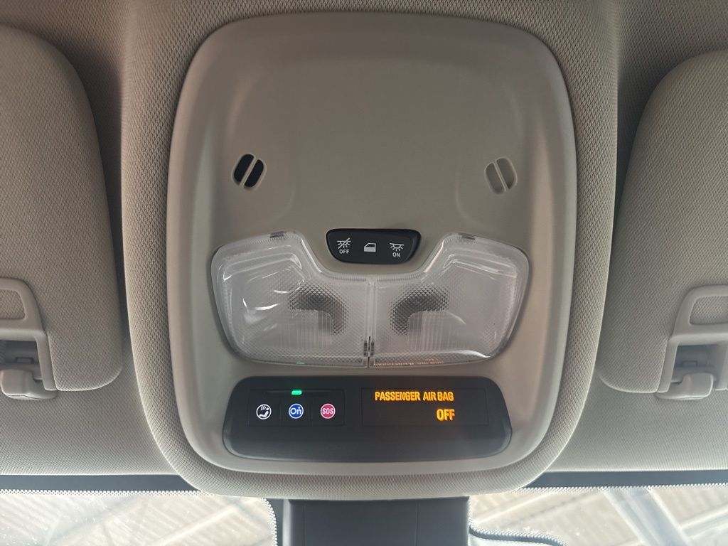 Vehicle image 25 of 46