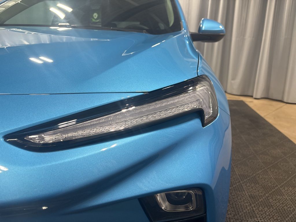 Vehicle image 10 of 46