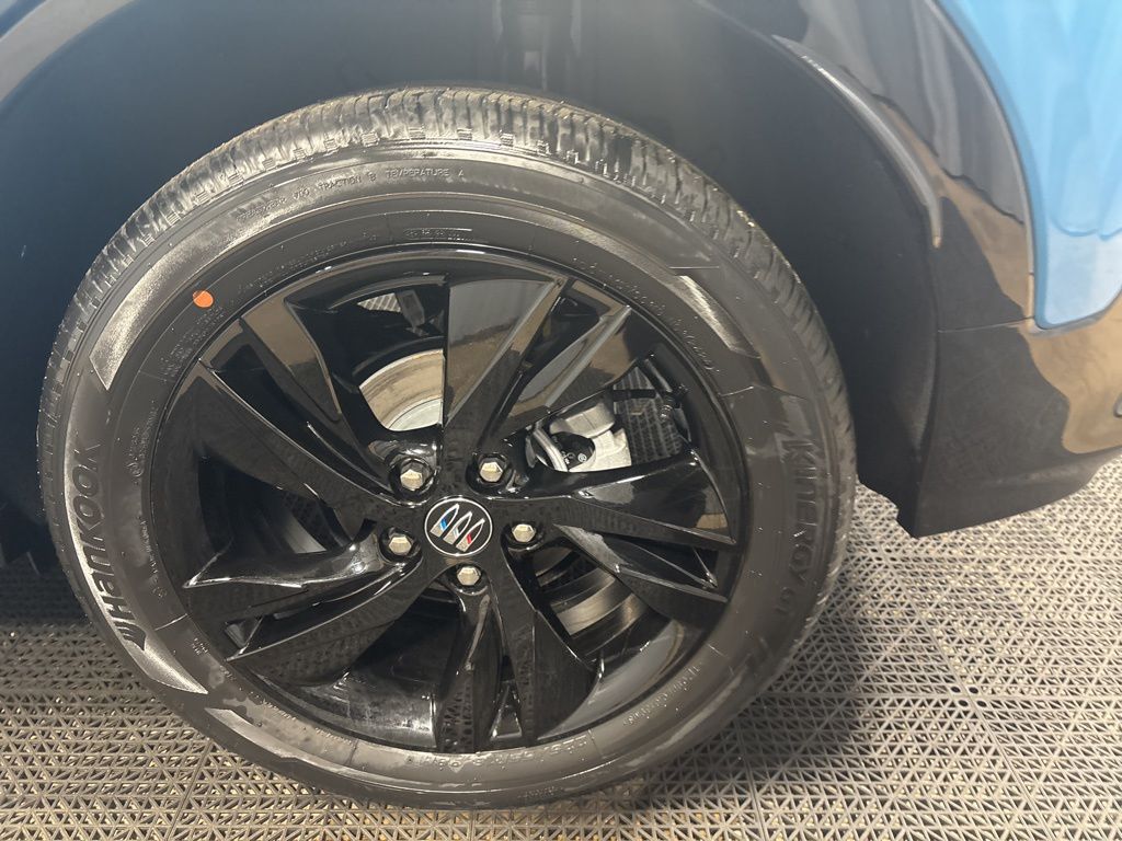 Vehicle image 13 of 46