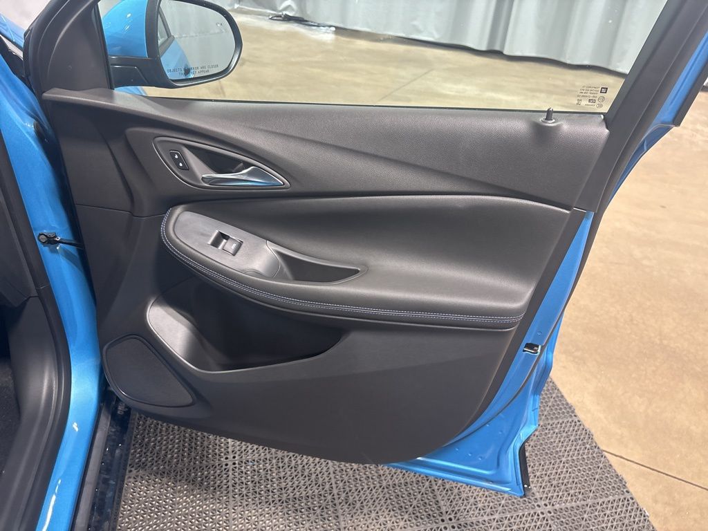 Vehicle image 31 of 46