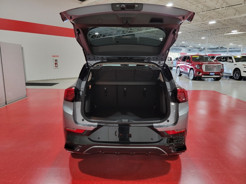 Vehicle image 9 of 26