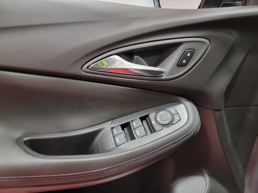 Vehicle image 13 of 26