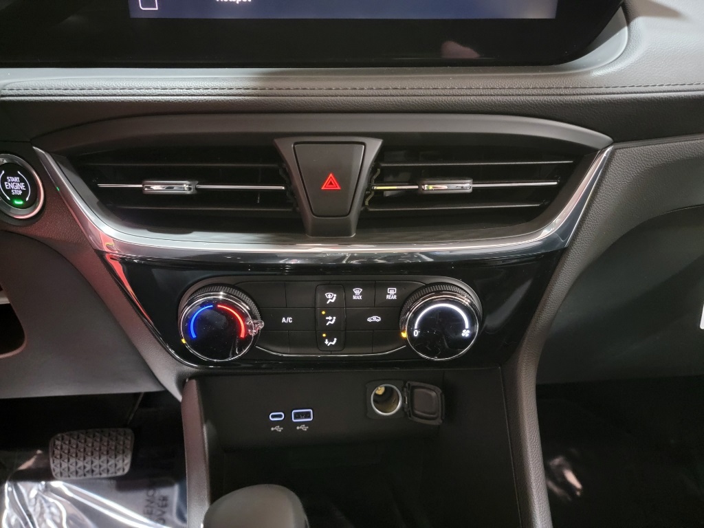 Vehicle image 20 of 26
