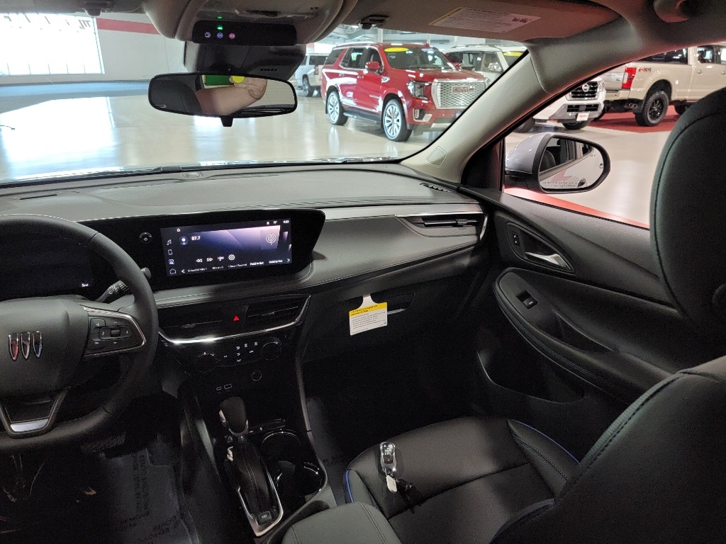 Vehicle image 16 of 26