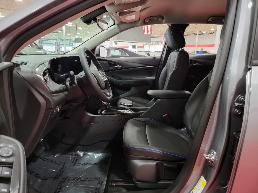 Vehicle image 14 of 26