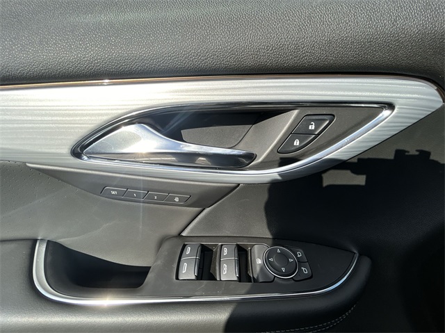 Vehicle image 39 of 47