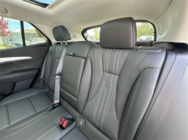 Vehicle image 41 of 47