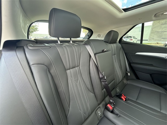 Vehicle image 43 of 47