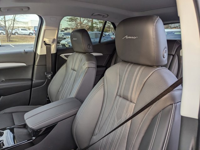 Vehicle image 11 of 16