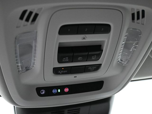 Vehicle image 41 of 47