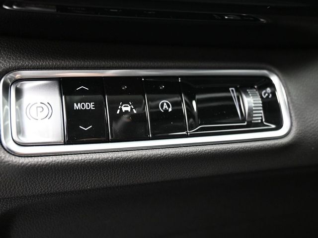 Vehicle image 30 of 47