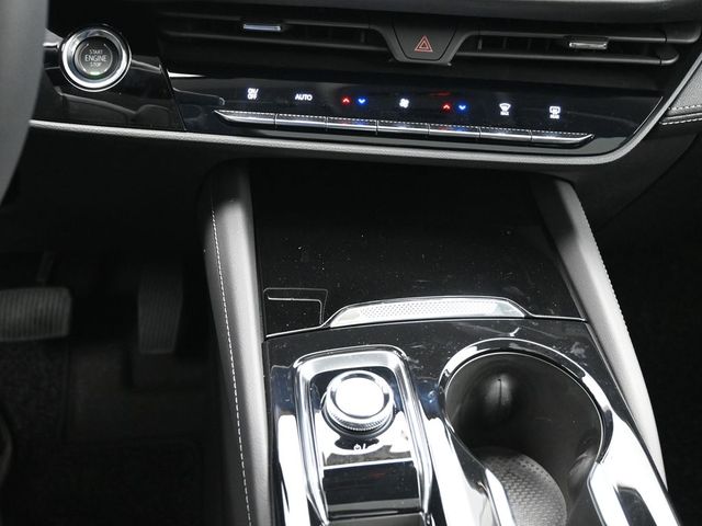 Vehicle image 40 of 47