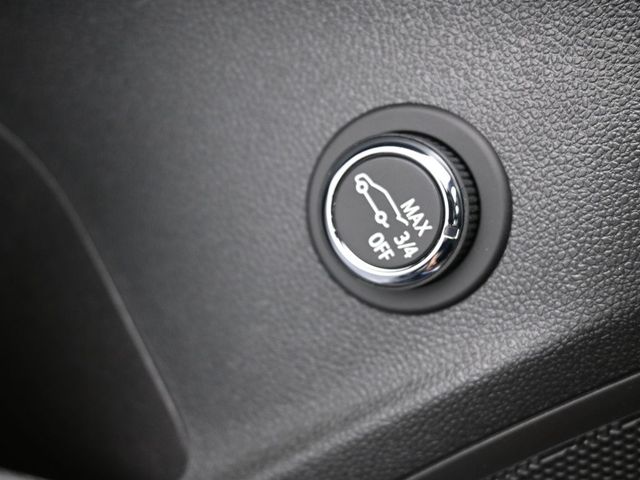 Vehicle image 42 of 47