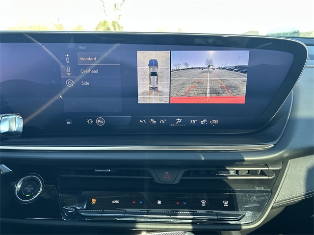 Vehicle image 31 of 47