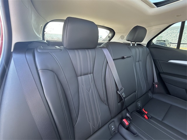 Vehicle image 43 of 47