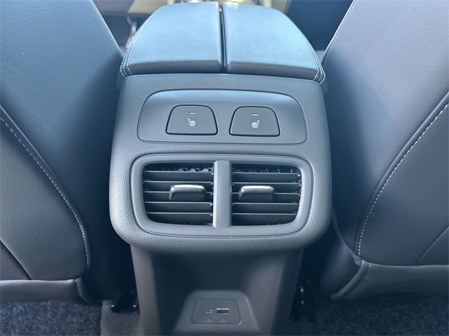 Vehicle image 38 of 47