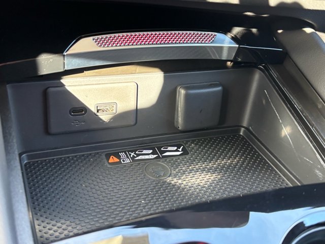 Vehicle image 11 of 20
