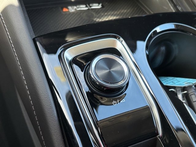 Vehicle image 8 of 20
