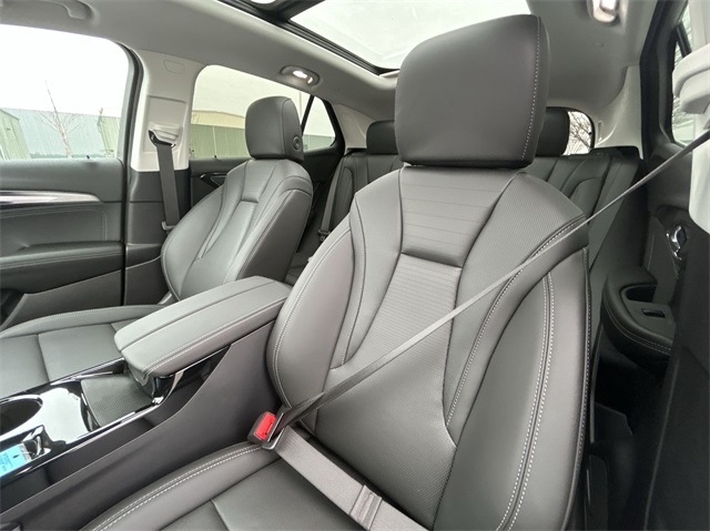 Vehicle image 36 of 47